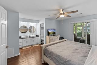 Stylish Creek View 2BR Condo - Gated Community - 3