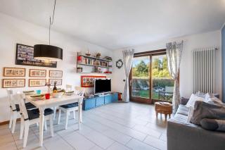 Blu Oltrelago: Leggiuno Lake Maggiore Apt w/ Shared Pool & Garden - Happy Rentals - 8