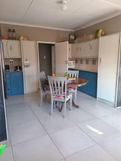 Entire House Art House Thaba nchu - 0