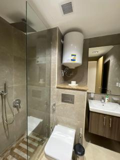 12th-Floor Luxury 3BR ZED Towers Stunning Views - 5