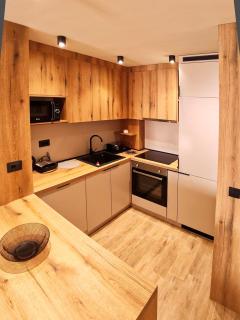 1BR Apartment, Terrace, City & Sea View, Parking - 1
