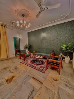 Private Home in Delhi for Couples & Small Gathering - 8