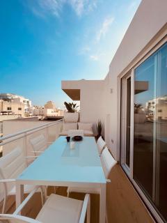 Sunny Sliema 1 - 4