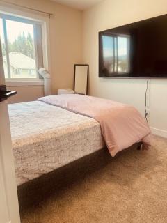 Private Guest Space & Lounge Near Jasper - 6