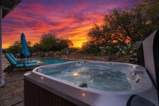 Hill Country Haven - Private Retreat Pool Spa - 6
