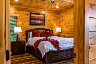 Lagniappe Lodge Hot Tub Fire Table Game Room String Lights Sleeps 8 - 7