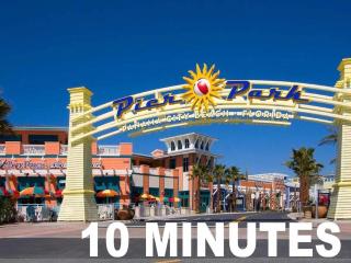 Beach bliss awaits! - Beach, Pools, Tiki-Deck, Arcade, Putting green, Family Fun! - 8