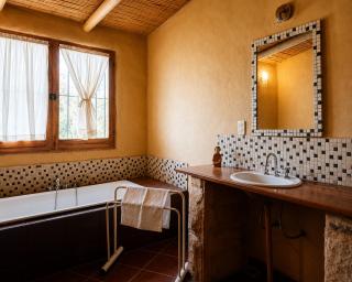 Casa rural con gran parque y piscina en zona privilegiada - Lunlunta - 2