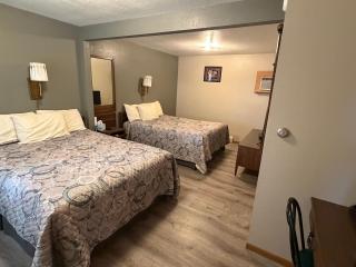 Sportsman Motel - 6