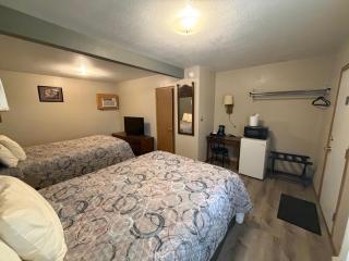 Sportsman Motel - 5