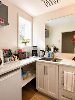 Waterfront Room with Private Bath and Deck Near Marina, Private Beach Access - 1