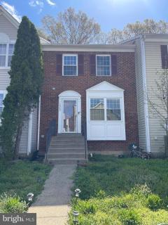 Comfortable & Private 2 bedrooms in a town home - 8