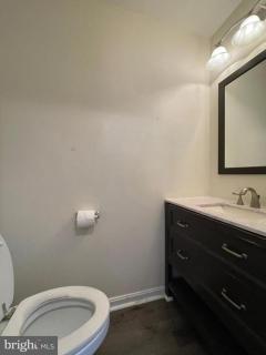 Comfortable & Private 2 bedrooms in a town home - 6