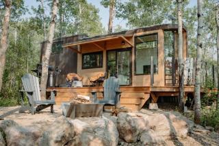 Refuge Bay's Aqua Tiny Home - Luxury Off Grid Escape - 8