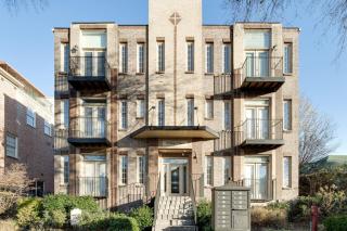 Music Row Luxury Suites - Two King Bedrooms - Private Garage & Ensuite Baths - 4
