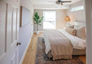 South Congress Oasis Pool, Hot Tub & Sunroom - 4