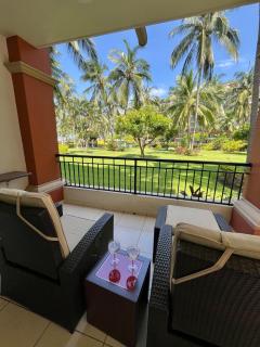 Playa Royale Beachfront Garden-Floor-Family Getaway - 1