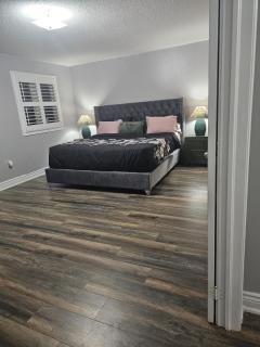 Modern Cozy Home - Spacious - Near Airport with AC - 5