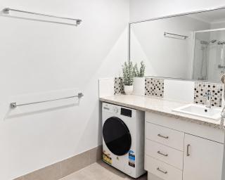 Top of the Range - Tourist Road 3 BDRM Apartment - 3