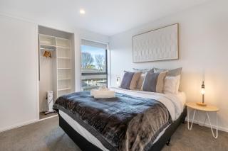 Spacious St Albans Stay - Near CBD, Garage, BBQ - 3