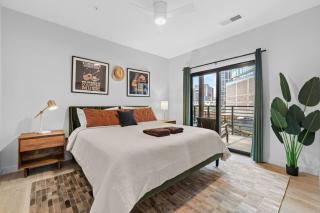 Downtown Nashville Pool, Gym + Skyline Views Walk to Bridgestone - 2
