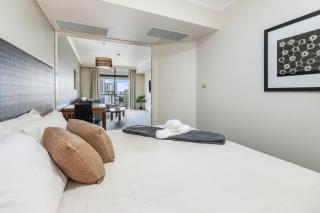 Skyline King Bed Tropical Retreat with Pool & Balcony - 0