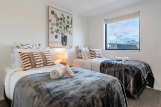 Spacious St Albans Stay - Near CBD, Garage, BBQ - 4