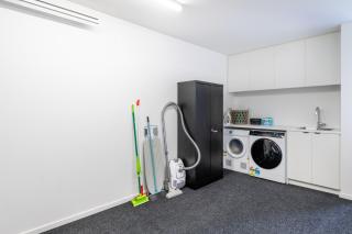 Spacious St Albans Stay - Near CBD, Garage, BBQ - 1