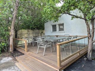 Stylish 3 BR Suite with Garage Parking - 8