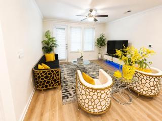 Beautiful Luxury 2BR , 2bath , 2 king size beds Near Universal Kids Resort in FISCO - 8