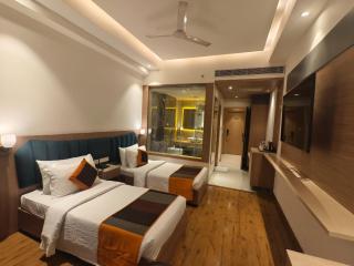 Hotel Golden Orchid - 2