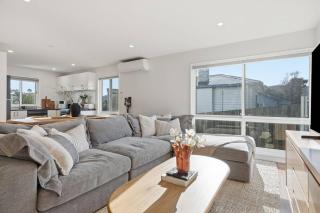 Modern 3BR Home Near Bellerive - 6