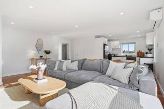 Modern 3BR Home Near Bellerive - 3