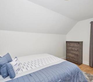 CLIFTON WALK 3 BEDROOM - 9
