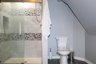 Spacious 5BR Near Obama Center & UChicago - 3