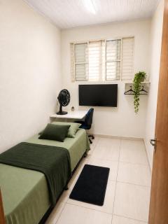 Quarto 03 com TV e ventilador - 0
