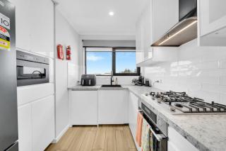 Beach Base Steps from Henley Square - 6