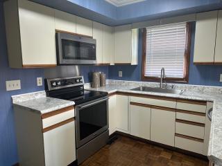 The Rustic Bungalow - Williamsburg - 1