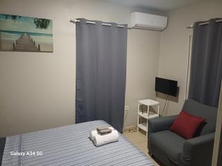 Claricia's 1 bedroom ,1 bathroom furnished Apt - 6