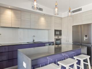 Elysee Beachside Apartments Alexandra Headland - 3