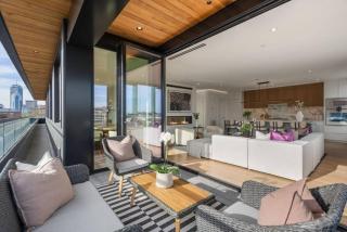Charming and Chic Apartment - 8