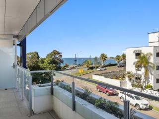 Elysee Beachside Apartments Alexandra Headland - 7