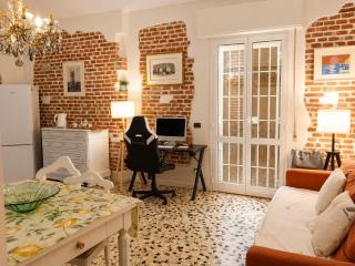 Elegant Room Close to Bologna City Center - 6