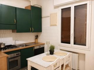 Elegant Room Close to Bologna City Center - 2