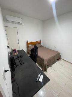 Suíte Quarto Casal com Wi-Fi e Ar - 01 - 2
