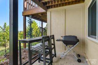Luxury Beaver Lake Views - 2 Min to Marina and Swim Beach - 8
