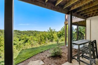Luxury Beaver Lake Views - 2 Min to Marina and Swim Beach - 5