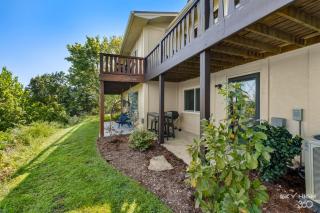 Luxury Beaver Lake Views - 2 Min to Marina and Swim Beach - 4