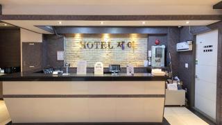 Osan J Hotel - 9