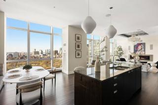 Penthouse Residences Living Modern - 7